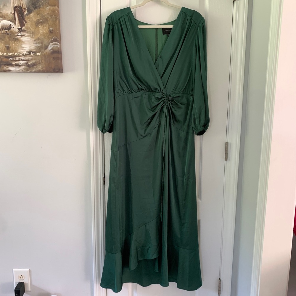 Donna Morgan Emerald Green Satin Faux Wrap Midi Dress Long Sleeve‎ Ruffle Hem 14